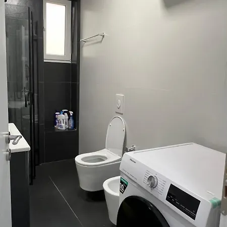 Sea Breeze Apartment, Qerret *