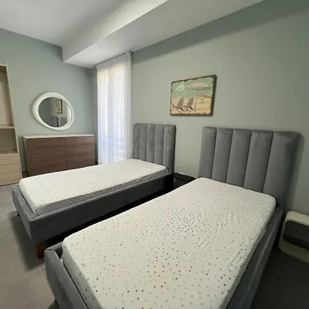 Sea Breeze Apartment, Qerret Golem