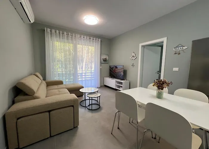 Sea Breeze Apartment, Qerret Apartament Golem (Tirana)