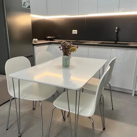 Apartament Sea Breeze Apartment, Qerret *