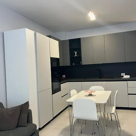 Apartment Sea Breeze Apartment, Qerret Golem (Tirana)
