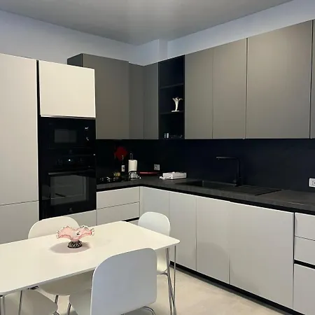 Sea Breeze Apartment, Qerret Apartment Golem (Tirana)