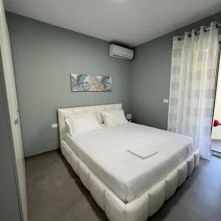 Sea Breeze Apartment, Qerret Apartament *