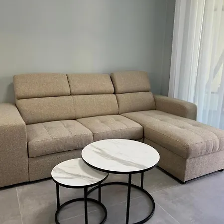 Apartment Sea Breeze Apartment, Qerret Golem (Tirana)